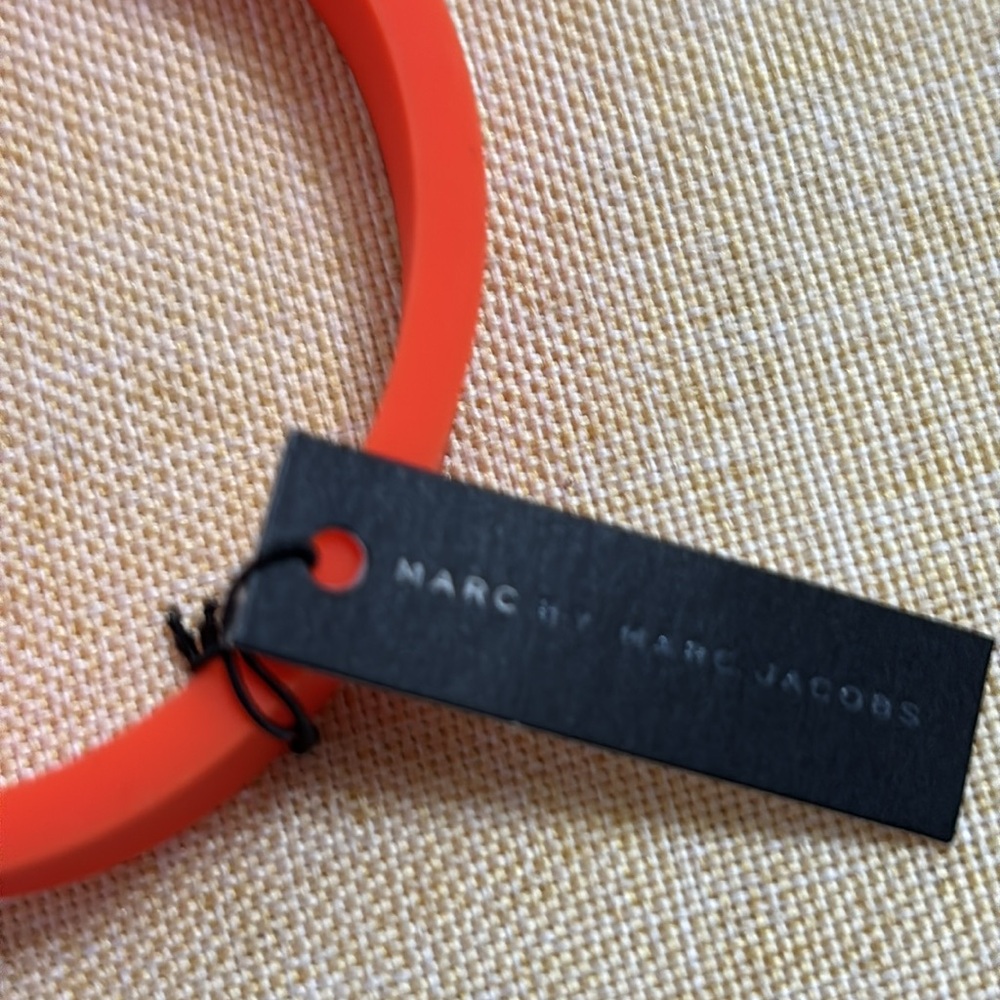 Marc Jacobs Bold Orange Wristband - Picture 3 of 4